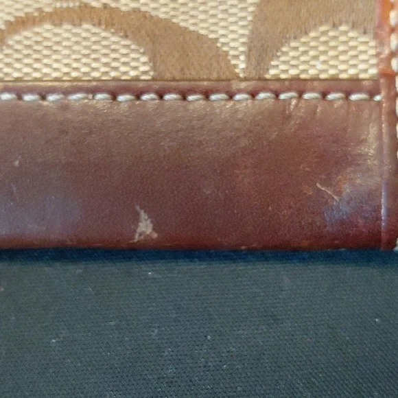 Vintage Coach Mini coin wallet with signature pattern. - Picture 5 of 8